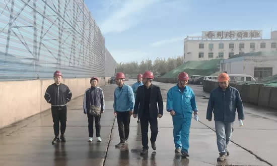 10月27日至29日，北京大陸航星質(zhì)量認證中心委派4位外審專家對我司質(zhì)量管理體系進行了外部監(jiān)督審核。外審專家按照ISO9001:2015質(zhì)量管理體系標準要求，對集團管理層及體系覆蓋的15個職能部門進行監(jiān)督審核。通過現(xiàn)場查看、查閱相關記錄及訪談等方式，對質(zhì)量管理體系的運行進行了全面細致的審核。此次審核，充分體現(xiàn)了質(zhì)量管理體系在我公司貫徹運行中具有廣泛的符合性、適宜性、有效性。今后，公司將不斷完善質(zhì)量管理體系在企業(yè)發(fā)展過程中的作用，推進公司服務質(zhì)量的提高，增強公司的市場競爭力，全力打造通江達海的現(xiàn)代化新港口。